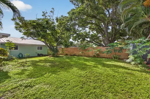 Exterior - 502 Circle E, Jupiter, FL 33458 photo 6 of 8