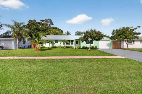 Exterior - 502 Circle E, Jupiter, FL 33458 photo 4 of 8