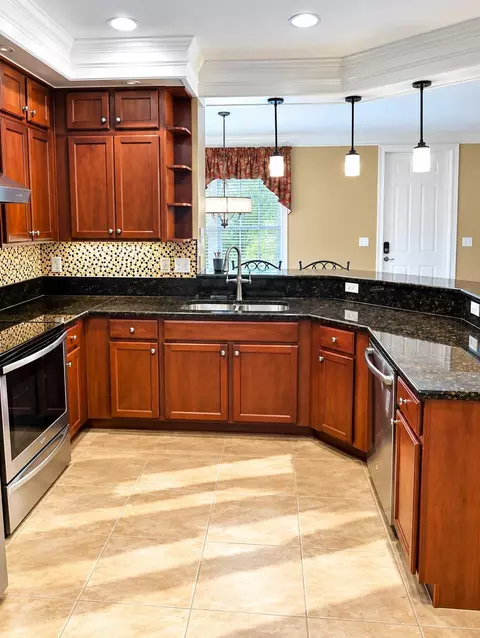 Kitchen - 4760 Sierra Ln, Coconut Creek, FL 33073 photo 3 of 5