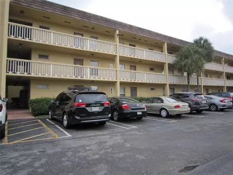 6150 NW 62nd St #107, Tamarac, FL 33319