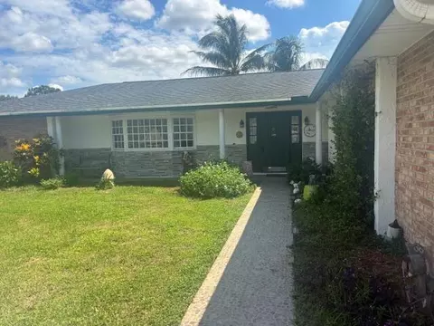 7866 Saint Andrews Rd, Lake Worth, FL 33467