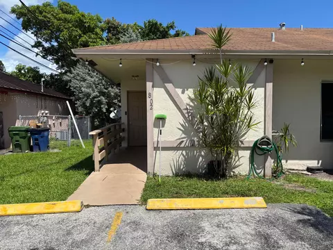 800 SW 9th St, Hallandale Beach, FL 33009