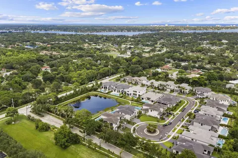 View/Area - 18401 Symphony Ct, Jupiter, FL 33458 photo 6 of 10