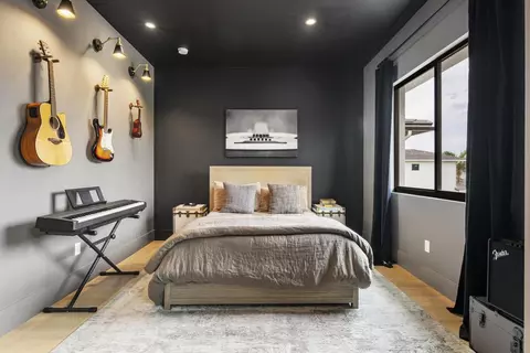 Bedroom - 18401 Symphony Ct, Jupiter, FL 33458 photo 6 of 10