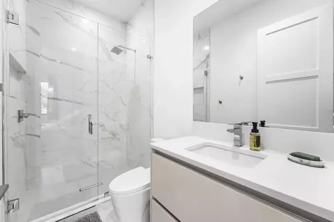 Bath - 18401 Symphony Ct, Jupiter, FL 33458 photo 5 of 6