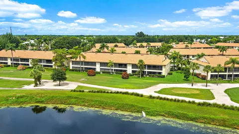 View/Area - 1302 Pinecrest Cir UNIT C, Jupiter, FL 33458 photo 4 of 5