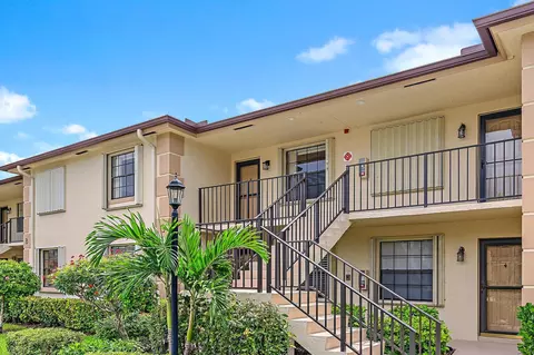 Exterior - 1302 Pinecrest Cir UNIT C, Jupiter, FL 33458 photo 2 of 4