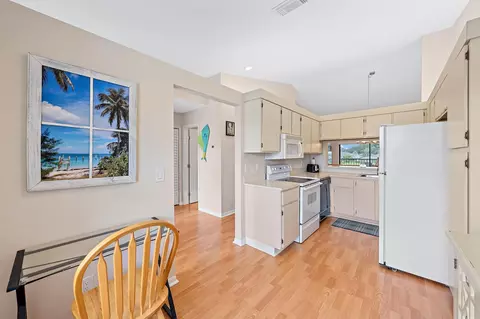 Kitchen - 1302 Pinecrest Cir UNIT C, Jupiter, FL 33458 photo 1 of 3