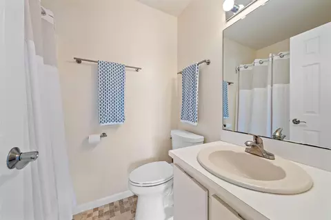 Bath - 1302 Pinecrest Cir UNIT C, Jupiter, FL 33458 photo 2 of 2