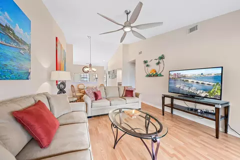 Living - 1302 Pinecrest Cir UNIT C, Jupiter, FL 33458 photo 2 of 2