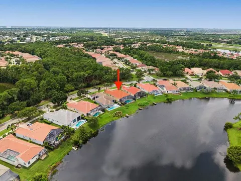 688 SW Lake Charles Cir, Port Saint Lucie, FL 34986