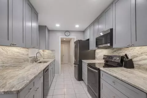 1686 SE Biddle Ln, Port Saint Lucie, FL 34983