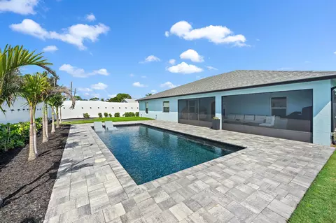 1002 SW Jacqueline Ave, Port Saint Lucie, FL 34953