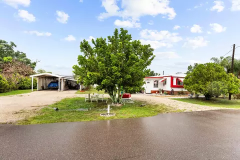 Exterior - 5985 SE 94th Trl, Okeechobee, FL 34974 photo 3 of 9