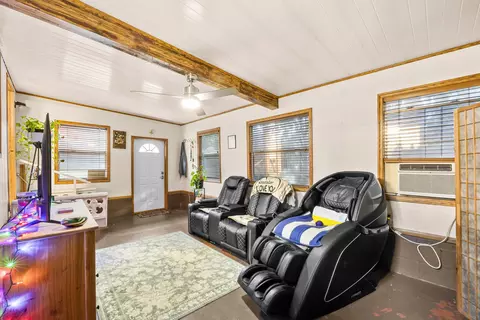 Living - 5985 SE 94th Trl, Okeechobee, FL 34974 photo 2 of 2