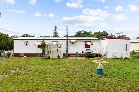 Exterior - 5985 SE 94th Trl, Okeechobee, FL 34974 photo 4 of 9