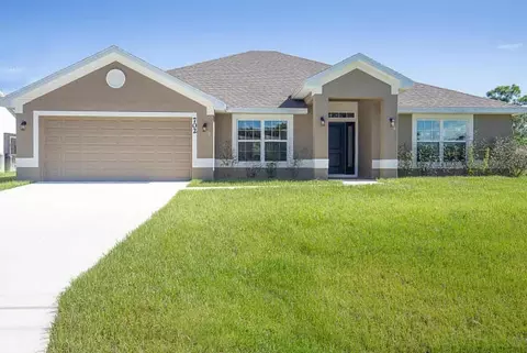 702 SE Walters Ter, Port Saint Lucie, FL 34983
