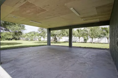 Exterior - 2055 SW 3rd St, Okeechobee, FL 34974 photo 3 of 4