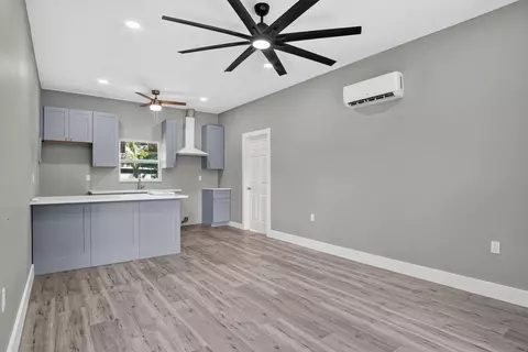 Living - 2055 SW 3rd St, Okeechobee, FL 34974 photo 4 of 4