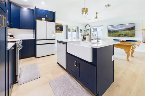 Kitchen - 6784 3rd St, Jupiter, FL 33458 photo 11 of 15