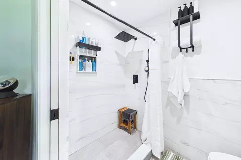 Bath - 6784 3rd St, Jupiter, FL 33458 photo 6 of 8