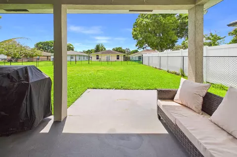 Exterior - 6784 3rd St, Jupiter, FL 33458 photo 5 of 9