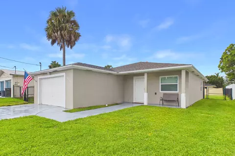Exterior - 6784 3rd St, Jupiter, FL 33458 photo 3 of 9
