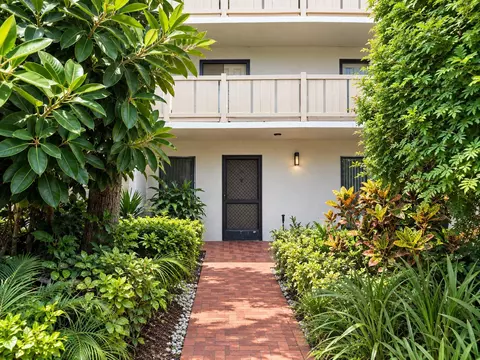 6585 Kensington Ln #102, Delray Beach, FL 33446