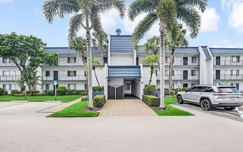 4465 Luxemburg Ct #108, Lake Worth, FL 33467