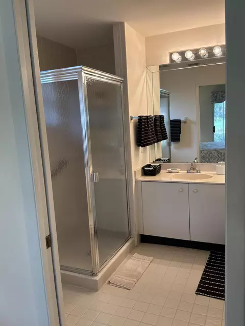 Bath - 7608 Red Ruby Dr, Delray Beach, FL 33446 photo 3 of 6