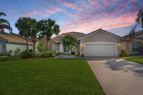468 NW Blue Lake Dr, Port Saint Lucie, FL 34986