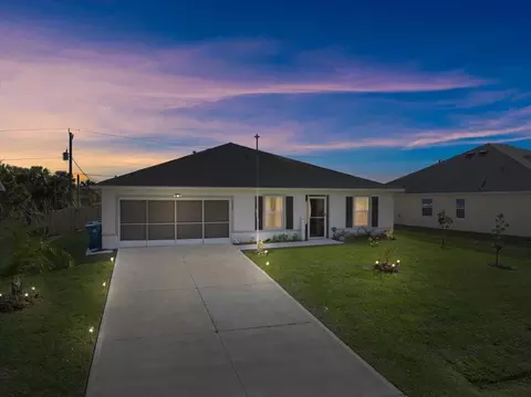 542 Mimosa St SW, Palm Bay, FL 32908