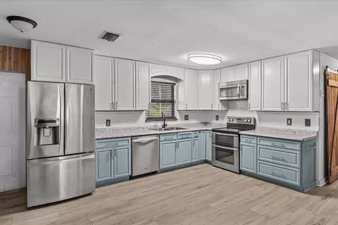 Kitchen - 3031 NW 2nd St, Okeechobee, FL 34972 photo 3 of 3