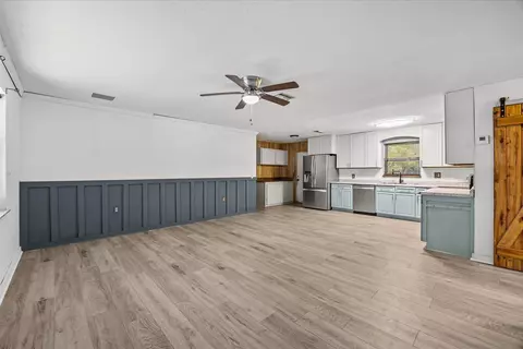 Living - 3031 NW 2nd St, Okeechobee, FL 34972 photo 3 of 4