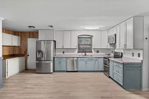 Kitchen - 3031 NW 2nd St, Okeechobee, FL 34972 photo 1 of 3