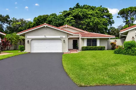 2834 Deer Creek Kelly Brooke Ln, Deerfield Beach, FL 33442