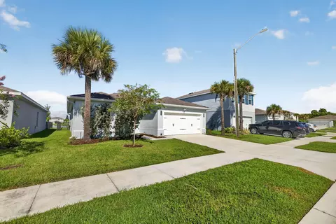 501 Cherimoya St, Fort Pierce, FL 34981