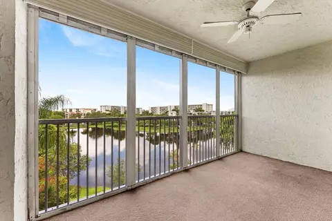 2112 S Cypress Bend Dr #607, Pompano Beach, FL 33069