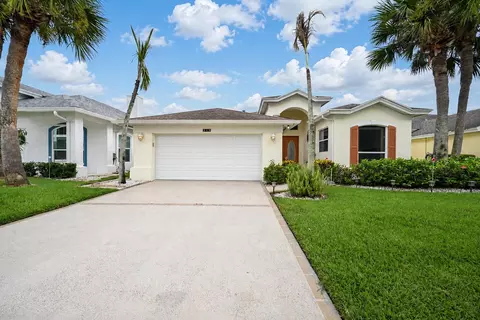 540 NW Lambrusco Dr, Port Saint Lucie, FL 34986