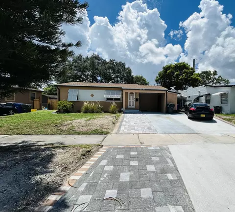 268 Bayberry Dr, Lake Park, FL 33403
