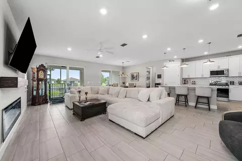 13802 SW Gingerline Dr, Port Saint Lucie, FL 34987