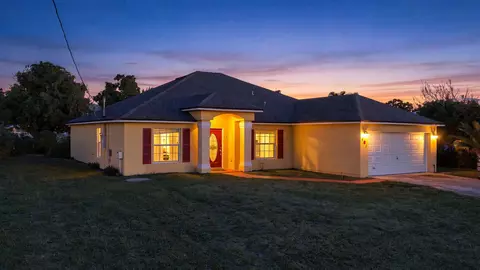 491 SW Namoit Pl, Port Saint Lucie, FL 34953
