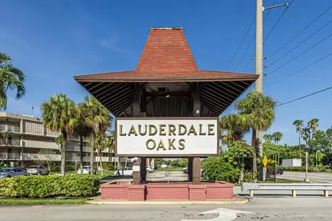 3090 NW 46th Ave, Lauderdale Lakes, FL 33313