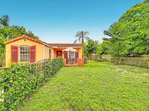 427 37th St, West Palm Beach, FL 33407