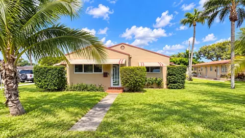 2347 Harding St, Hollywood, FL 33020
