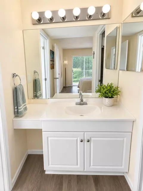 Bath - 3254 SE Aster Ln #J239, Stuart, FL 34994 photo 1 of 6
