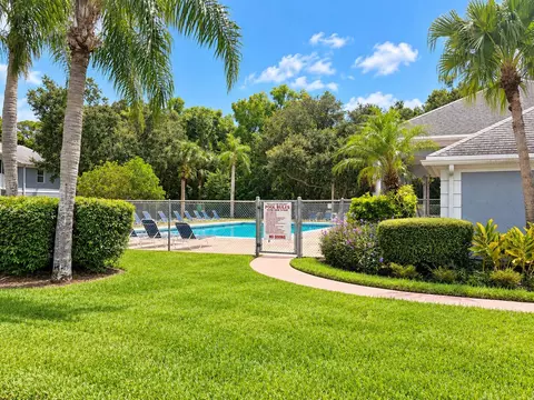 Exterior - 3254 SE Aster Ln #J239, Stuart, FL 34994 photo 5 of 7