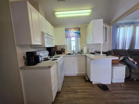 Kitchen - 6494 SE 55th St, Okeechobee, FL 34974 photo 3 of 3