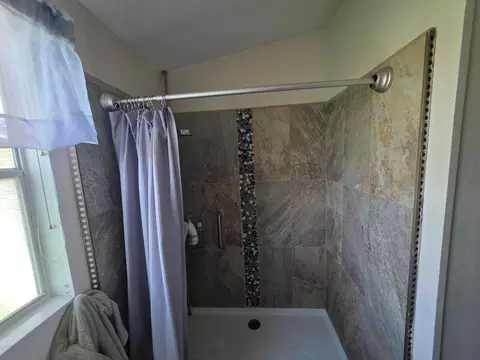 Bath - 6494 SE 55th St, Okeechobee, FL 34974 photo 3 of 3