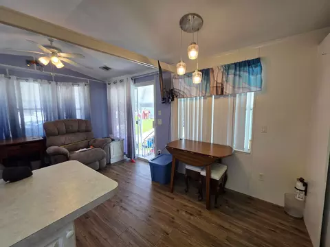 Dining - 6494 SE 55th St, Okeechobee, FL 34974 photo 1 of 2